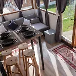 Casa *